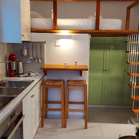 Niso Double Apartment Livadi  ภายนอก รูปภาพ