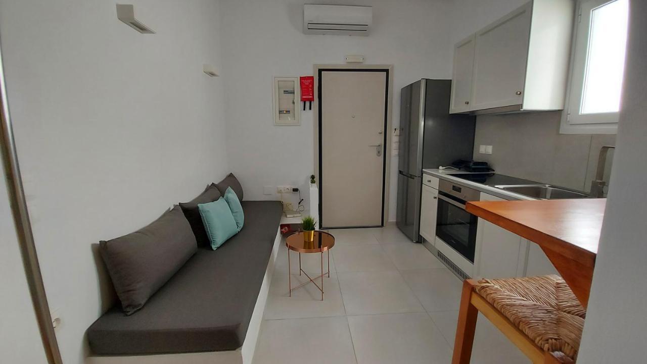 Niso Double Apartment Livadi  ภายนอก รูปภาพ