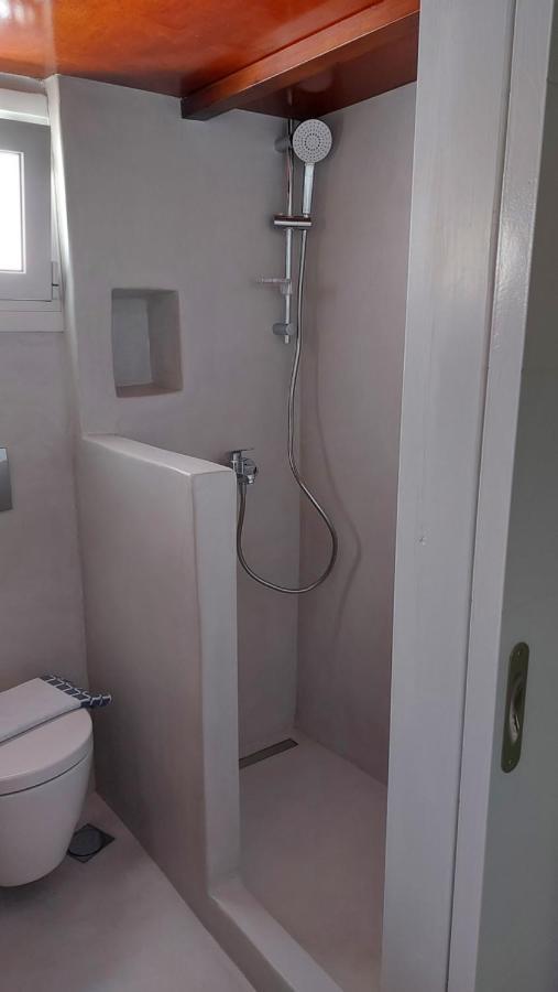 Niso Double Apartment Livadi  ภายนอก รูปภาพ